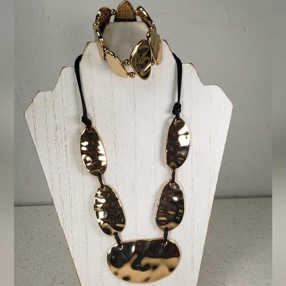 Gold Tone Hammered Style  Necklace & Bracelet 2 Piece Set - Picture 4 of 12